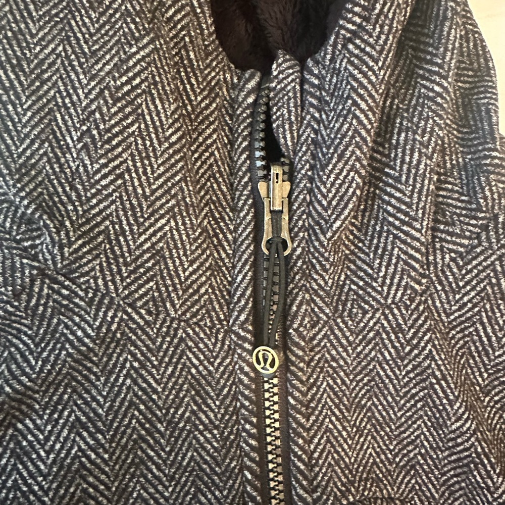 Lululemon Reversible Jacket Size 2 - image 2